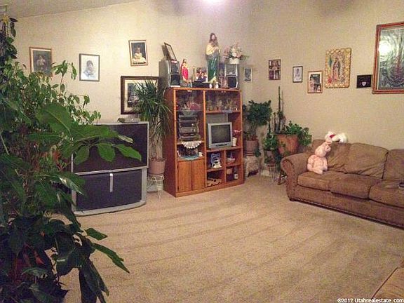 5th image of 3081 S Burdock Dr