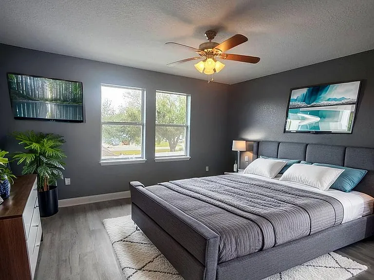328 Dundee Dr — Photo 9