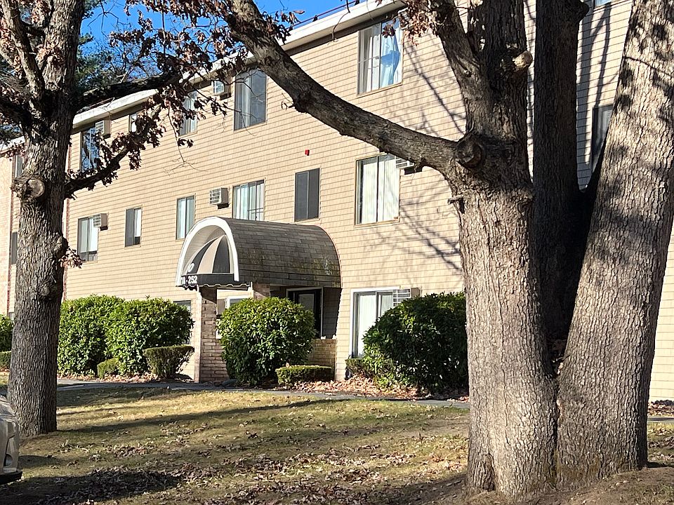 1st image of 440 North Ave APT 10