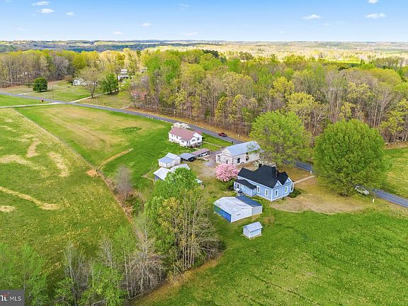 4th image of 2136 Rocksprings Rd