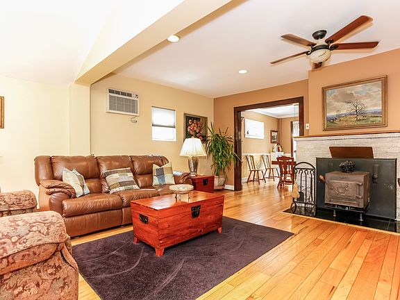 4th image of 47 N Chatsworth Ave