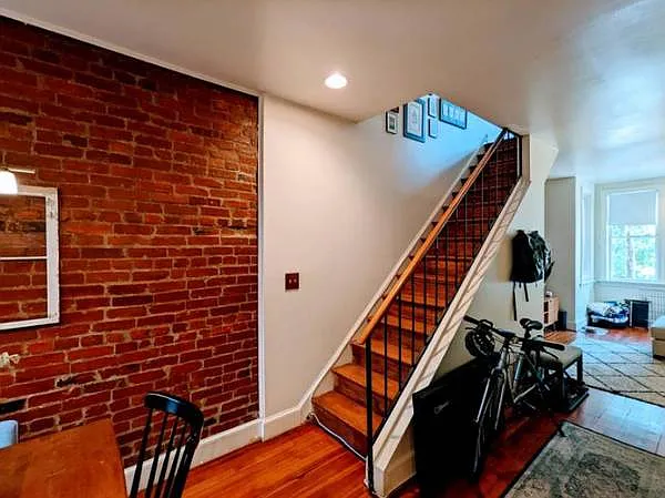 1 bed, 800 sqft, $2,400 — Photo 4