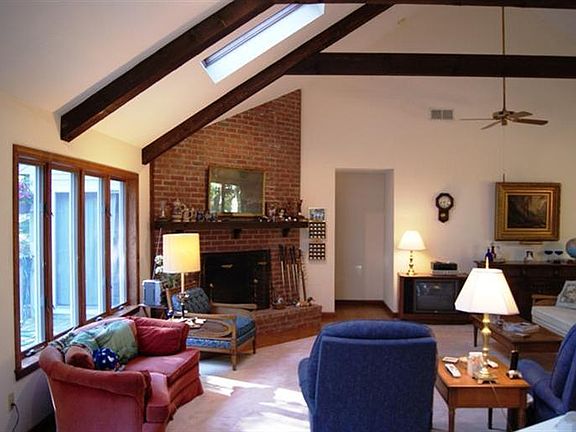 4th image of 120 Cotuit Bay Dr