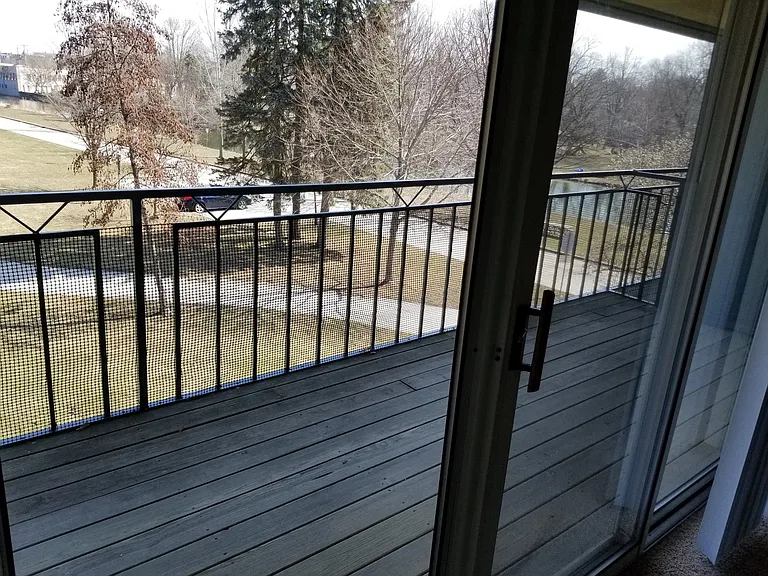 Riverwalk Apartments — Photo 45