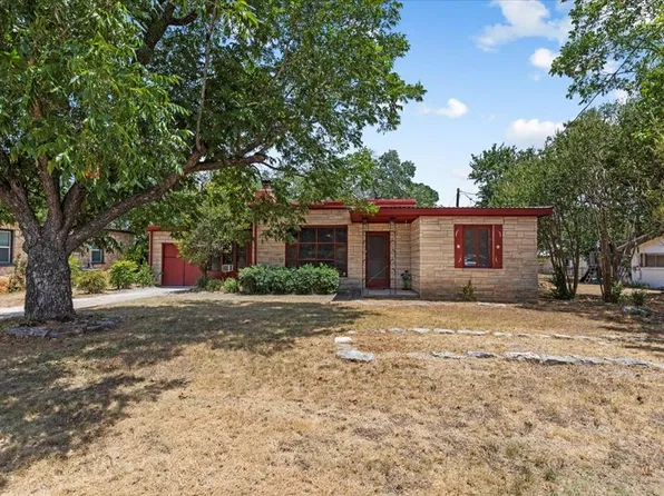812 Pecan St, Blanco, TX 78606