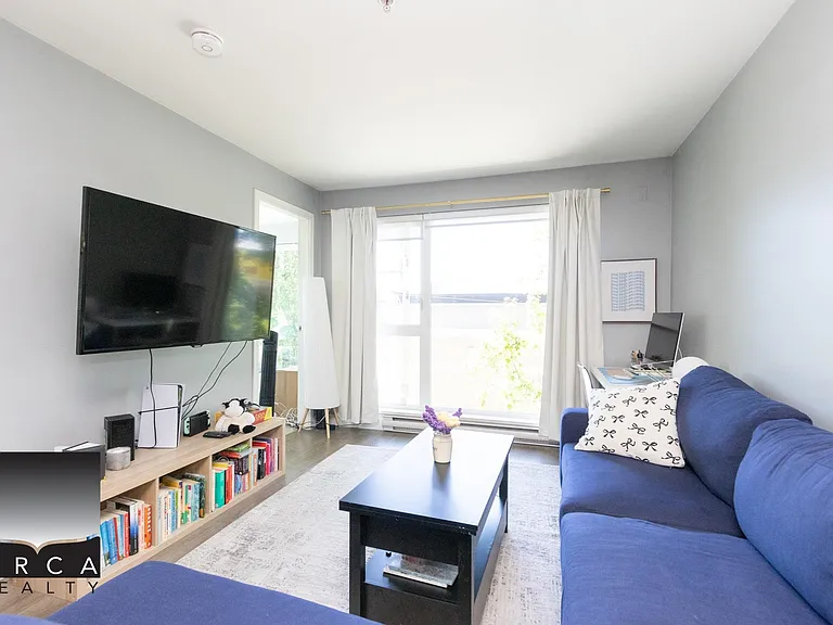 1588 Hastings St E #210 — Photo 3