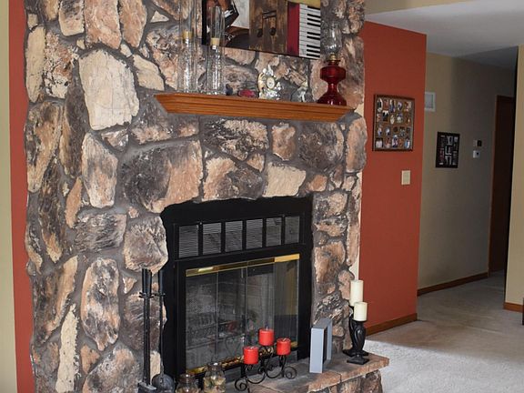 2nd image of 1519 Shady Ln
