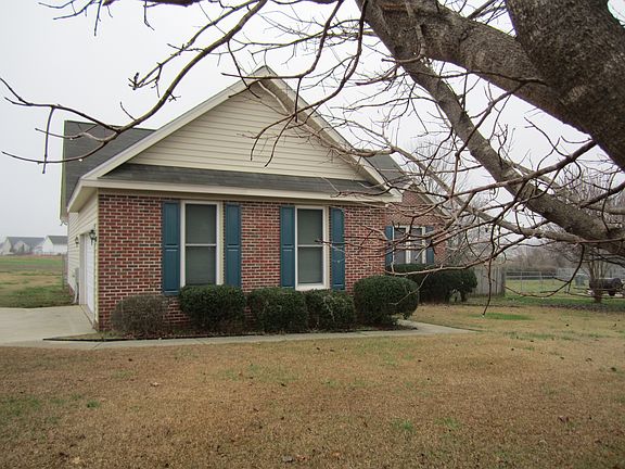 3rd image of 103 Woodcroft Dr