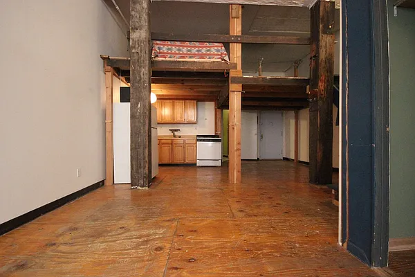 Rented by Nooklyn NYC LLC | media 21