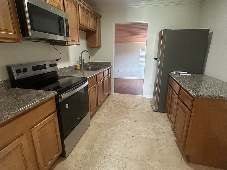 4843 Lexington Ave — Photo 7