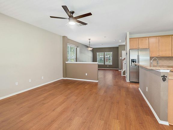 3rd image of 1204 Cardigan St