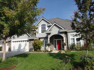 10518 E Cedarwood Ct, Clovis, CA 93619