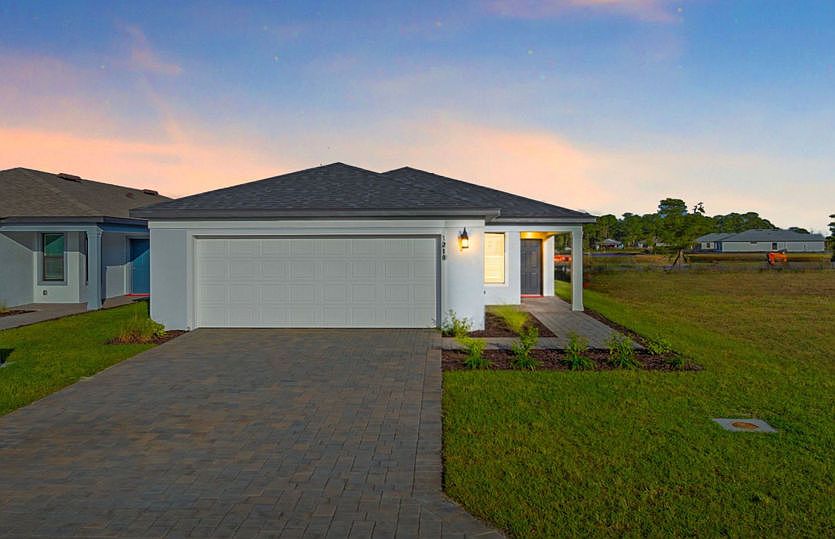 Welcoming Daniel Model Exterior