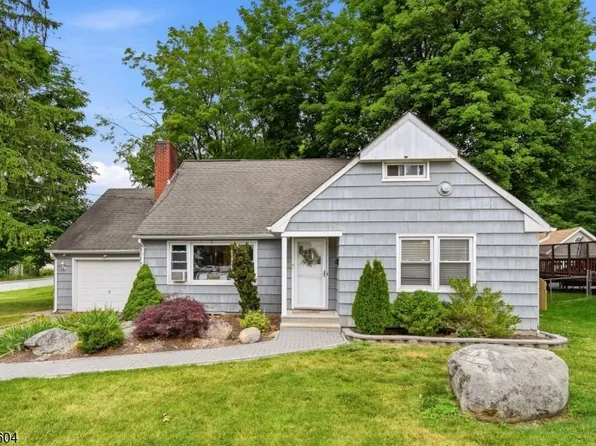 19 Fredericks St, Wanaque Boro, NJ 07465