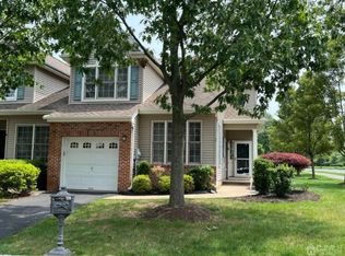 2 Disbro Ln, Somerset, NJ 08873