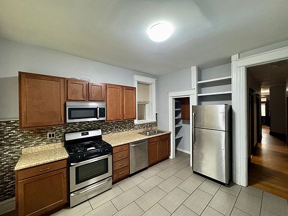 3rd image of 3524 Juniata St #1F