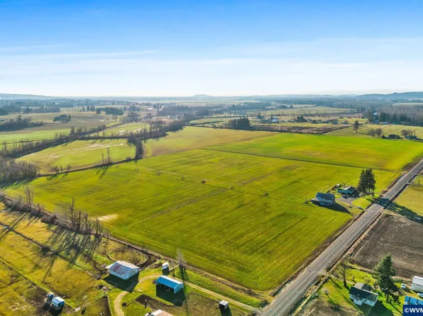 39340 Shelburn Dr, Scio, OR 97374