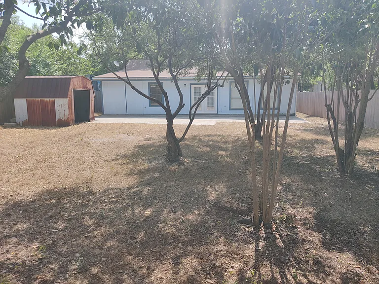 10204 Doc Holliday Trl — Photo 3