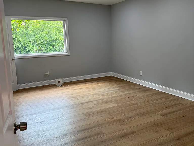 1496 Montclair St — Photo 10