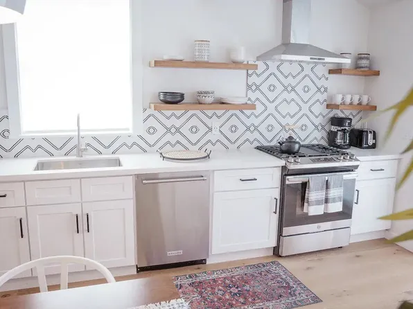 703 De La Vina St #C, Santa Barbara, CA 93101