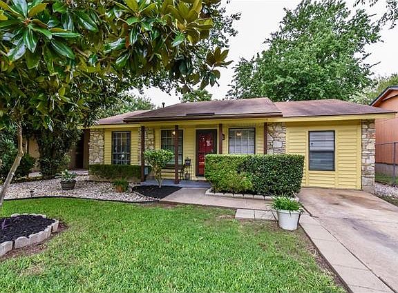 4th image of 2319 Lakehurst Dr