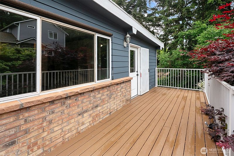 2nd image of 2320 Ravenna Street