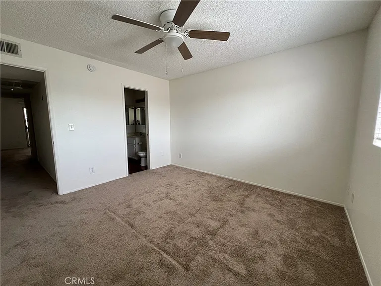 569 E St #30 — Photo 12