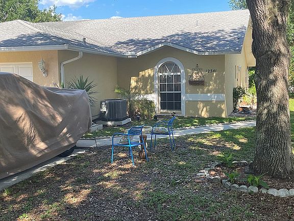 3rd image of 12341 Londonderry Ln