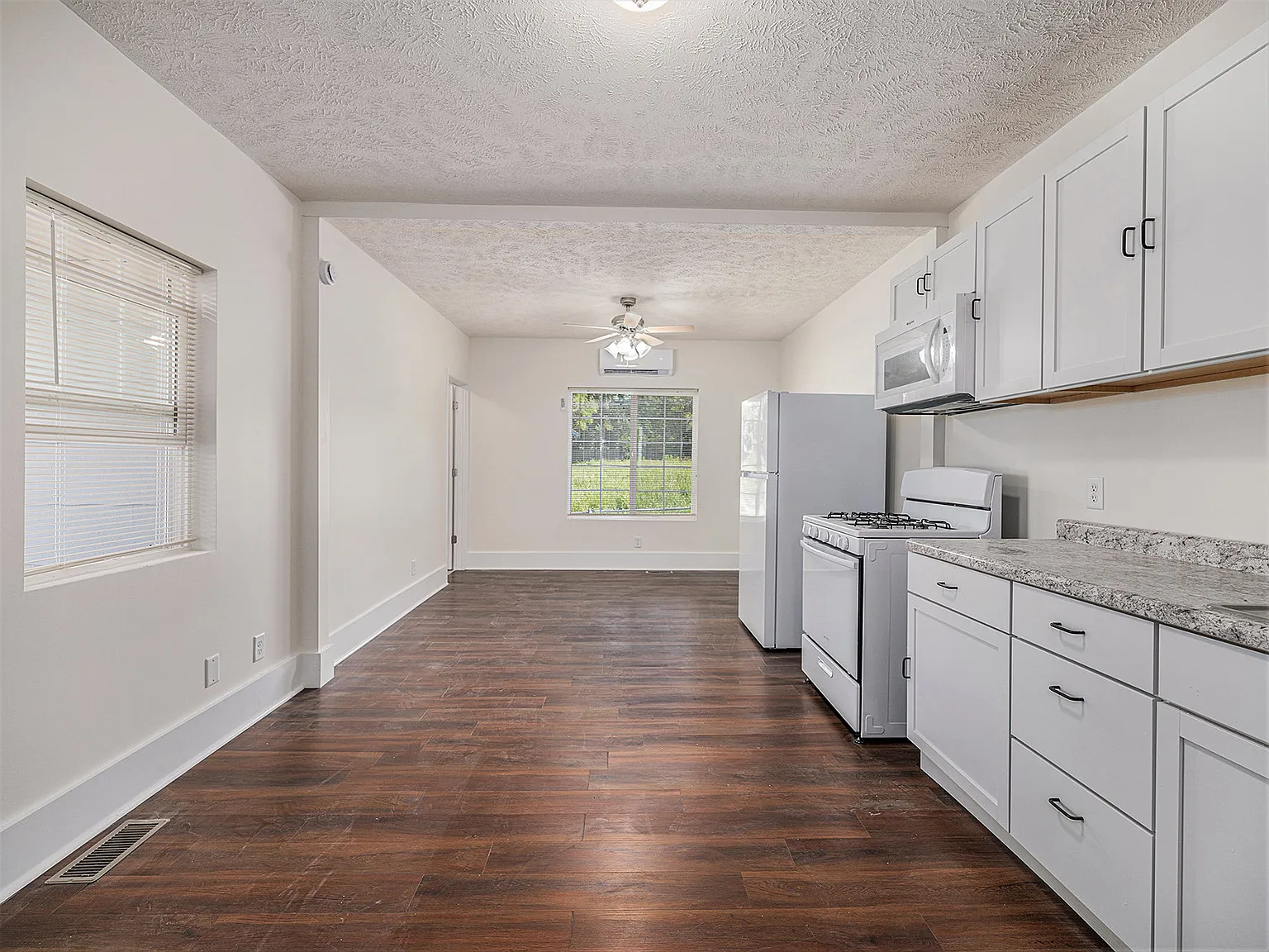 1 bed, 583 sqft, $995 — Photo 4