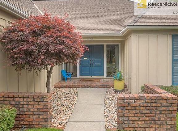 Awesome two owner home in Somerset Estate!
