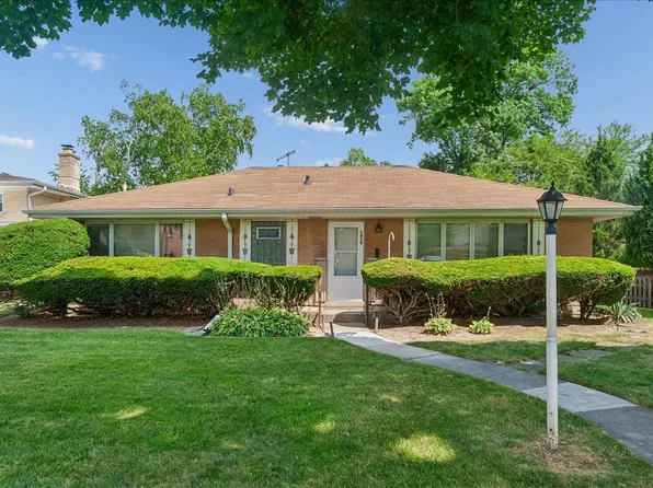 5020 Coyle Ave, Skokie, IL 60077