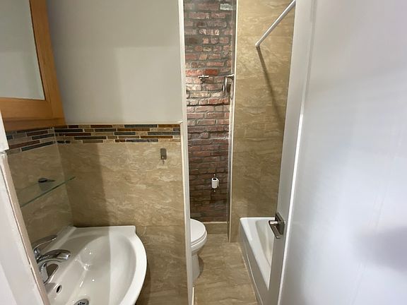 4th image of 424 E 13th St #5B