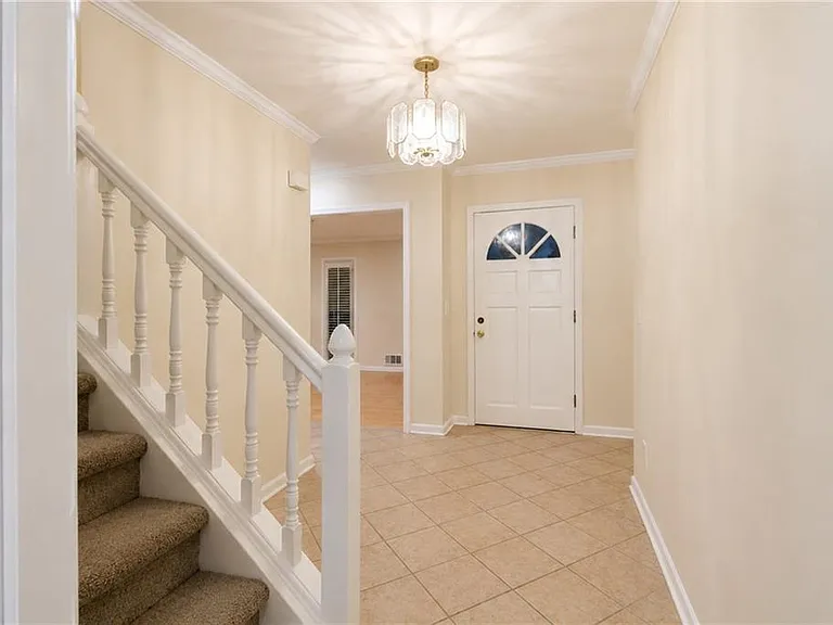 3470 Clubland Dr — Photo 10