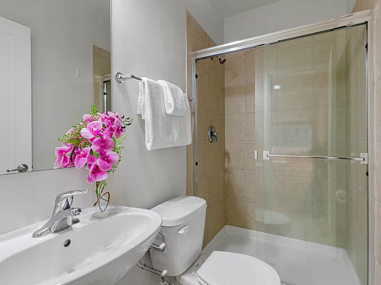 1514 Taylor Ave N #B — Photo 16