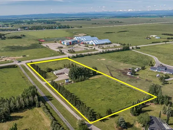 33022 E Township Road 250, Rocky View County, AB T3Z 1L9