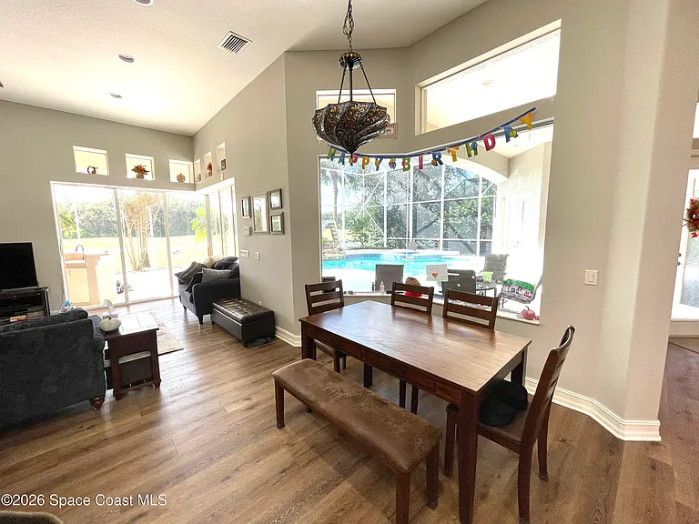 1479 Southpointe Ct — Photo 7