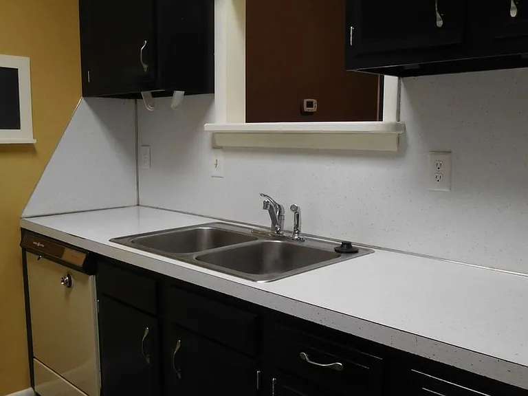 140 Snider Ave — Photo 6