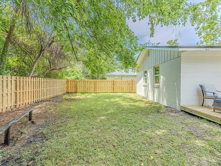 624 Vernon St — Photo 14