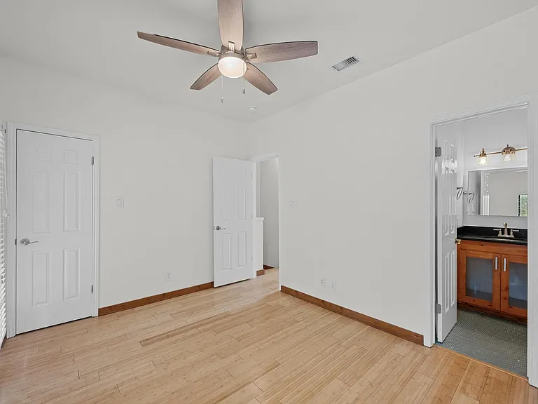 4401 Speedway St #114 — Photo 17