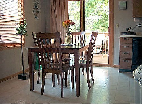 Dinette with sliders to Deck