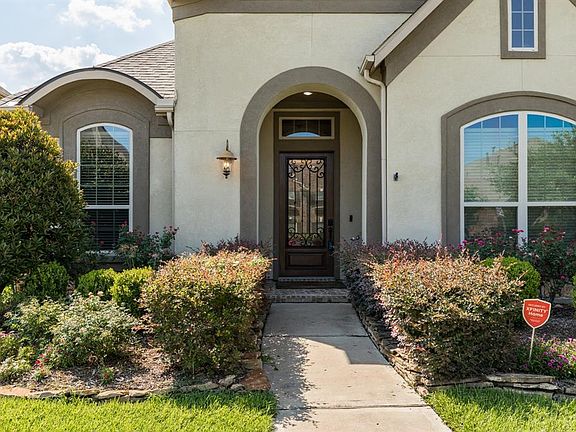 4th image of 1018 Bolivar Point Ln