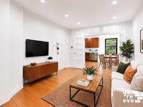 2nd image of 208 E 90th St APT 4W