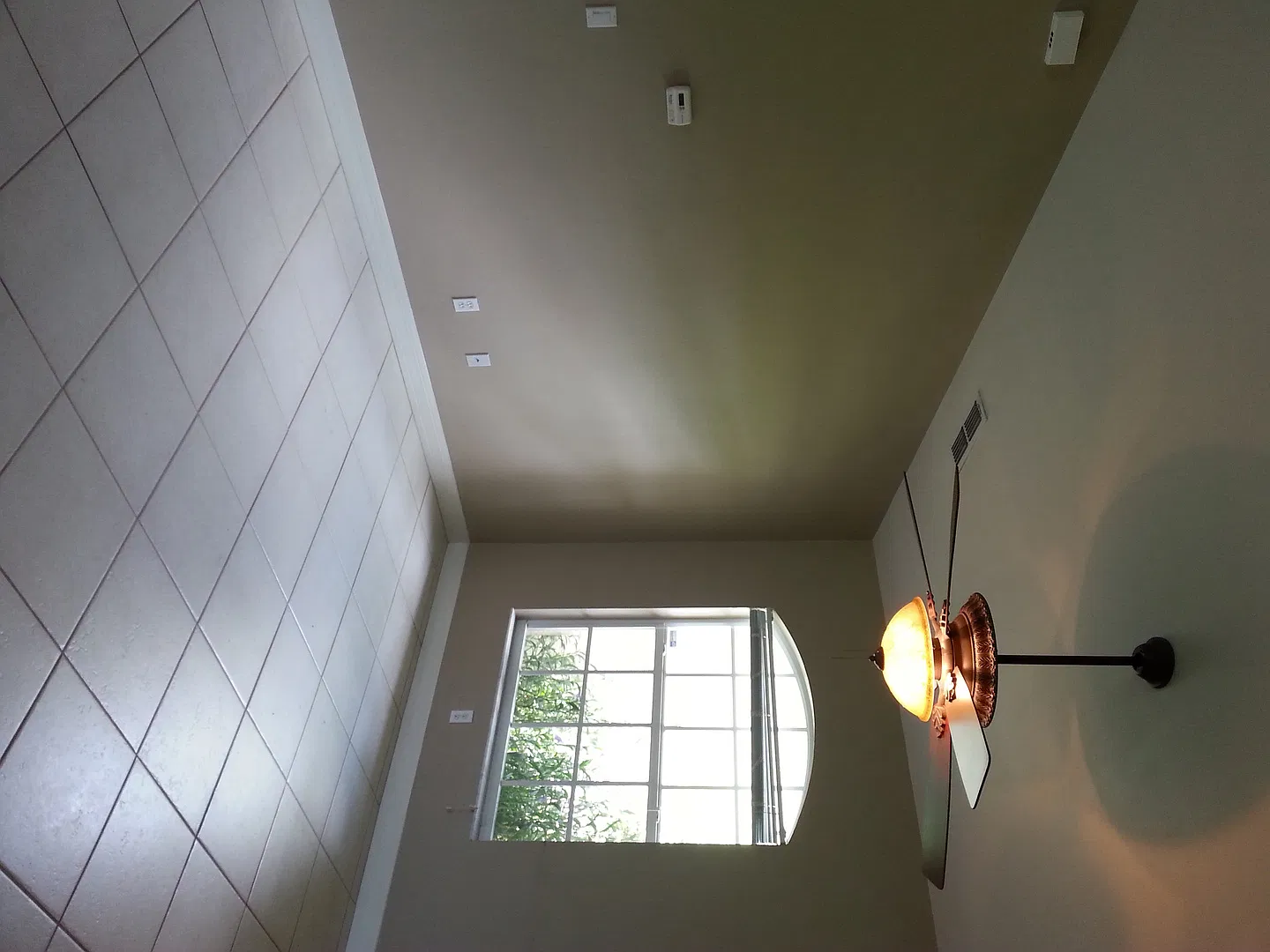 ** New Photos Coming ** Pet Friendly ** Golden Gate Estates - 3 Bed / 2 Bath - No Hoa! — Photo 2