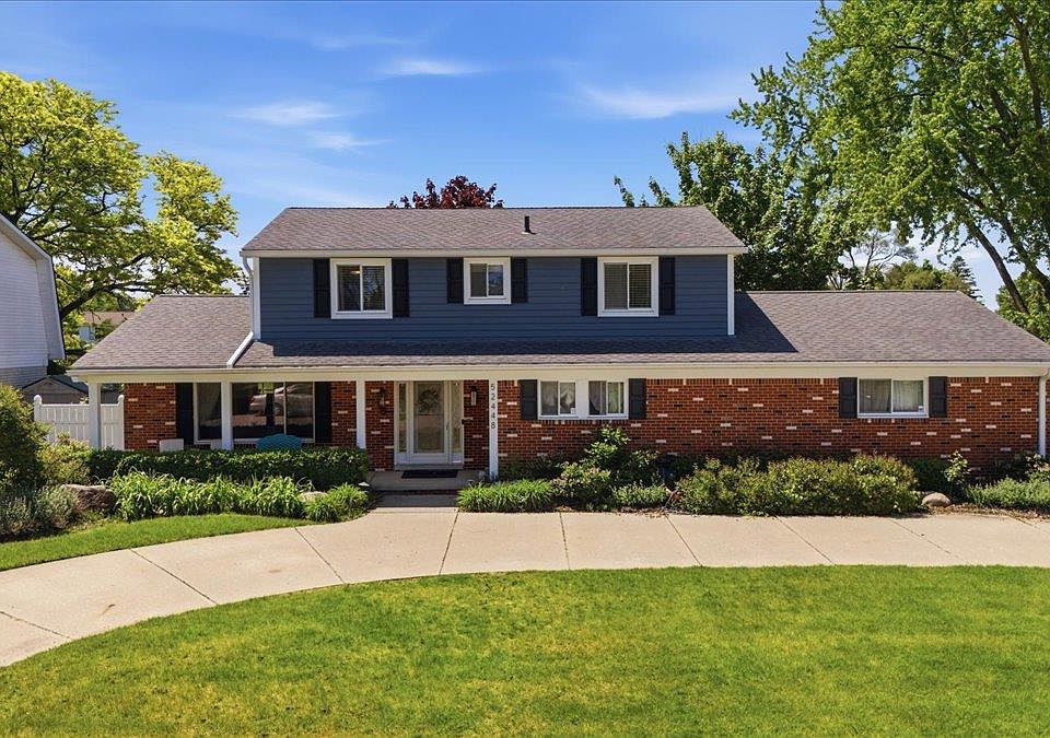 1st image of 52448 Belle Arbor Dr