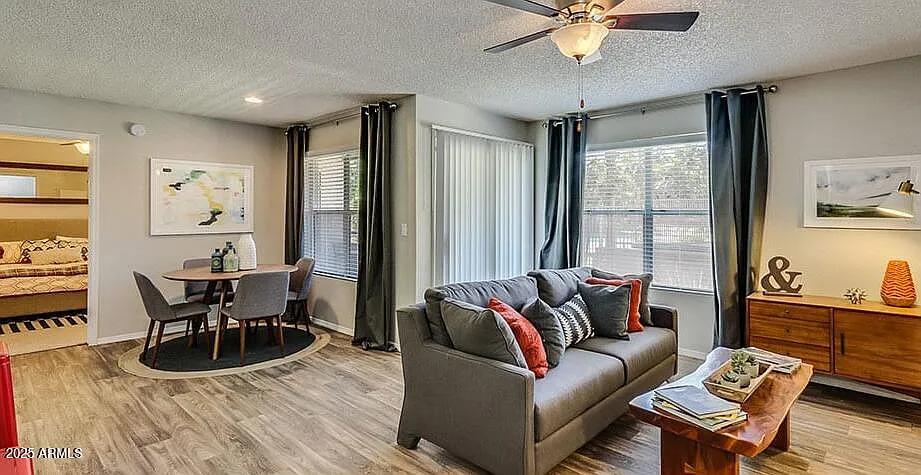 2 bed, 2.0 bath, 980 sqft, $1,654 — Photo 2
