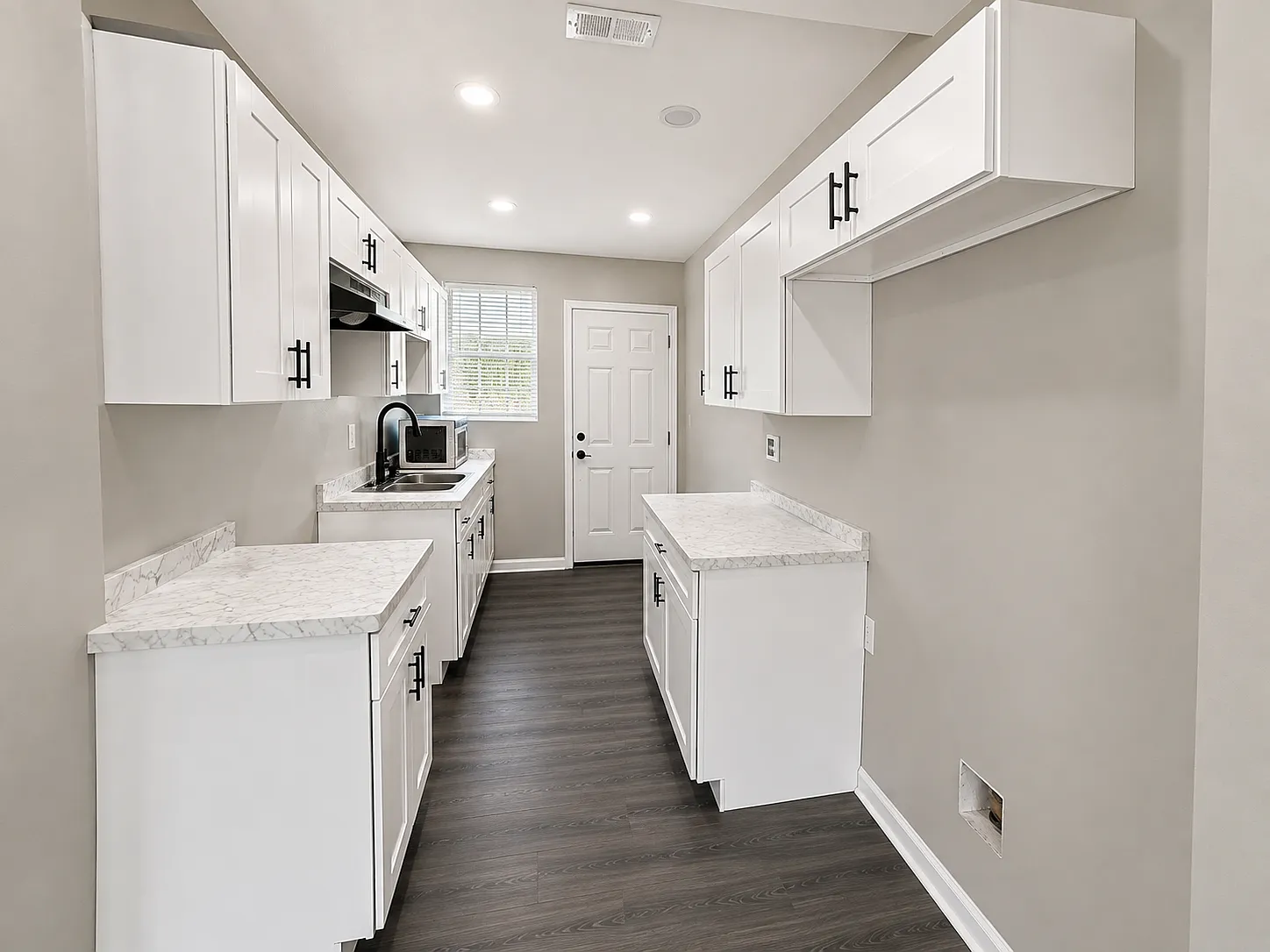 2 bed, 552 sqft, $1,050 — Photo 2