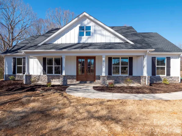 5124 Pond Bluff Dr, Monroe, NC 28112