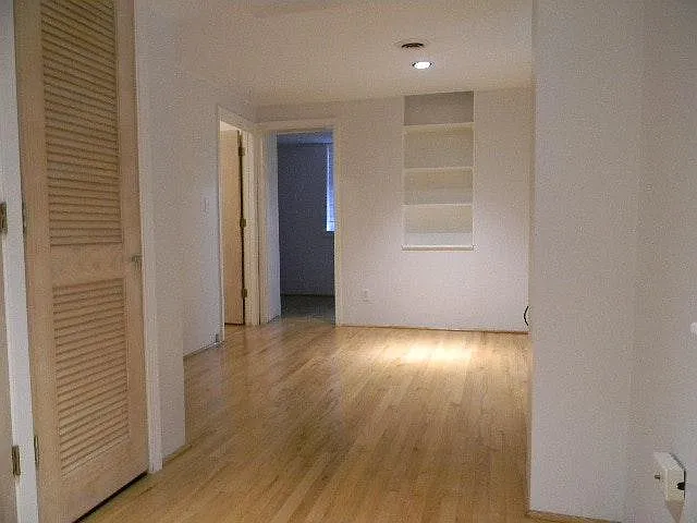 2 bed, 700 sqft, $1,925 — Photo 4
