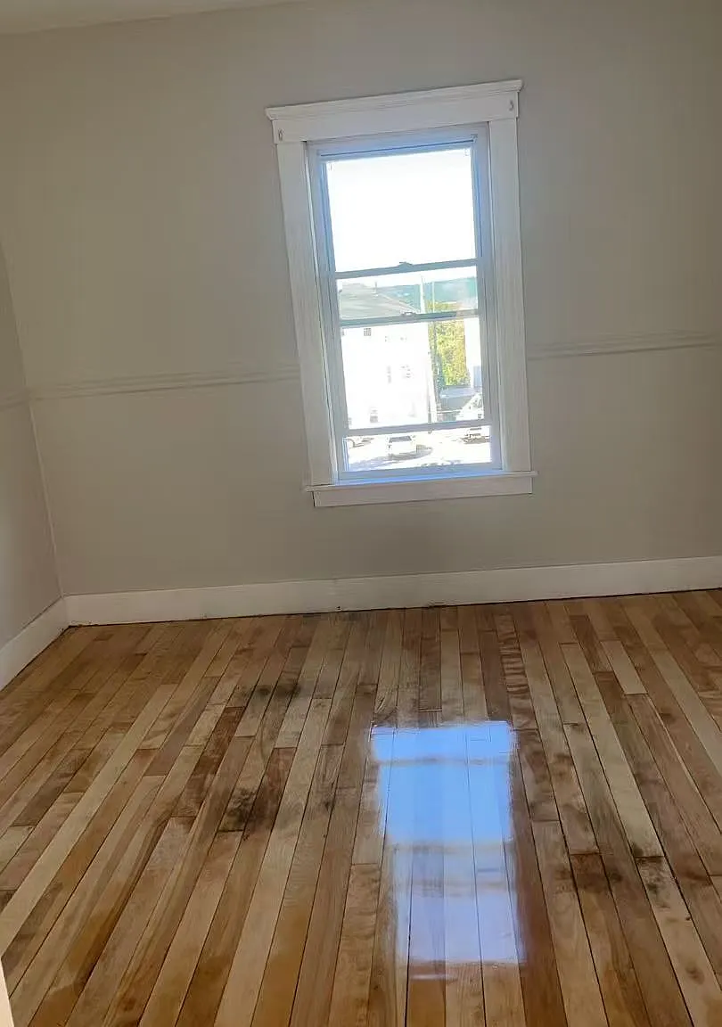 4 bed, $2,800 — Photo 3