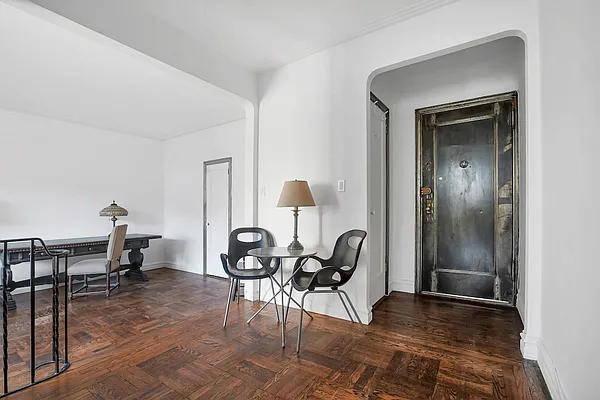 Sold by Bank Neary | media 13